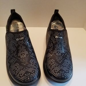 bzees zsa zsa slip on